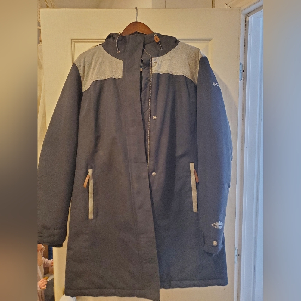 Columbia Womens XL Black and Light Gray Parka Snow Jacket